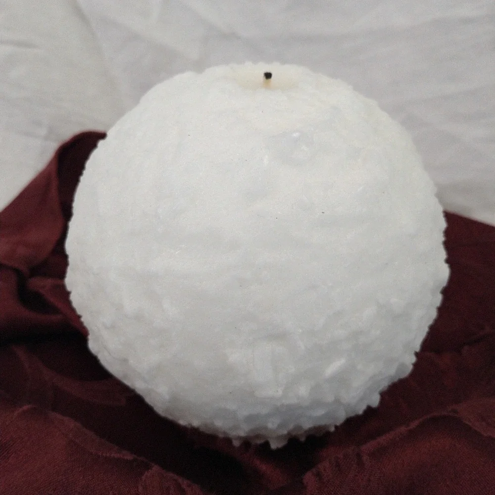 PartyLite Snowball Candle Q6810 White Textured 6 Inch Sphere Winter Decor USA